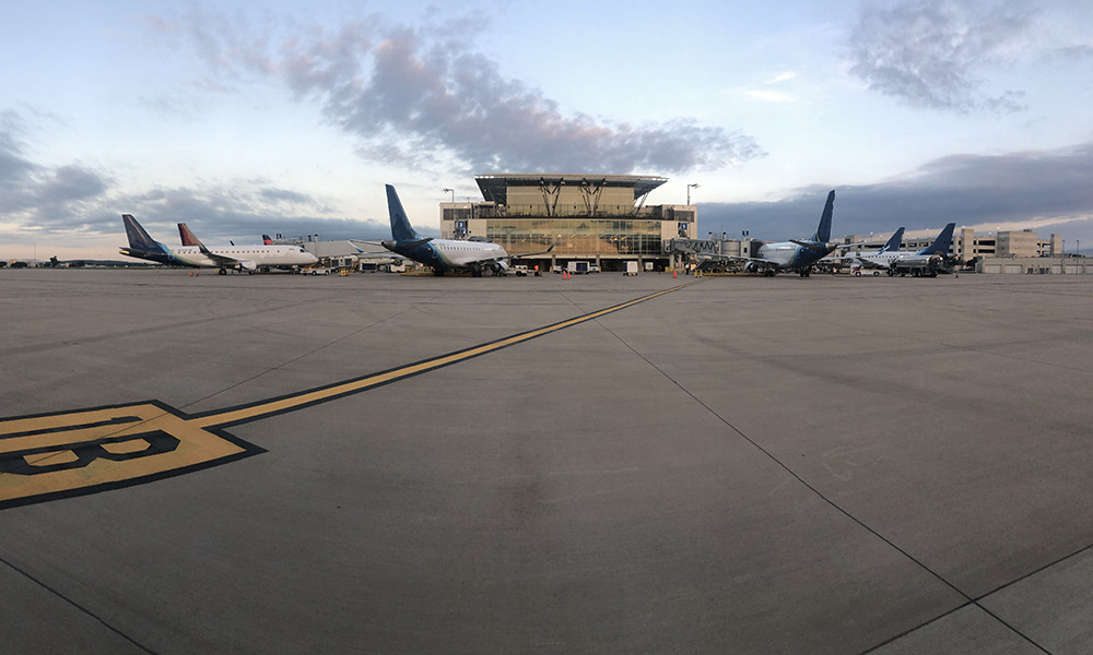 American Airlines ground worker killed in crash at Texas airport BNO News