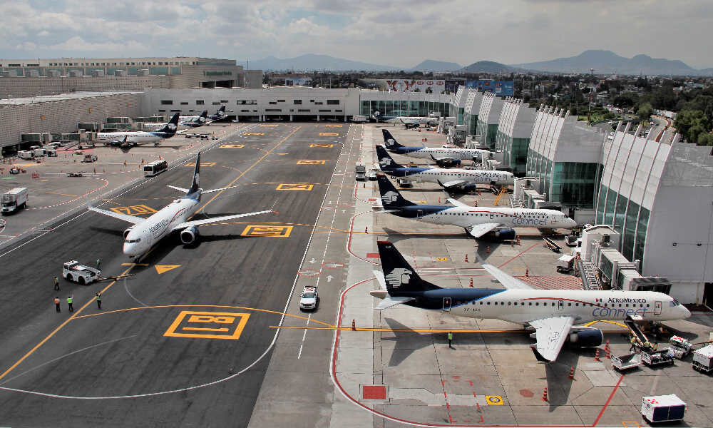 Two planes in minor collision at Mexico City Airport BNO News
