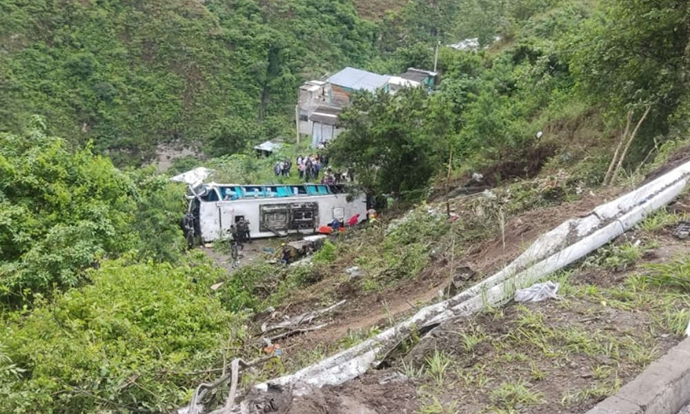 Colombia bus plunge leaves 13 dead, nearly 30 injured - BNO News