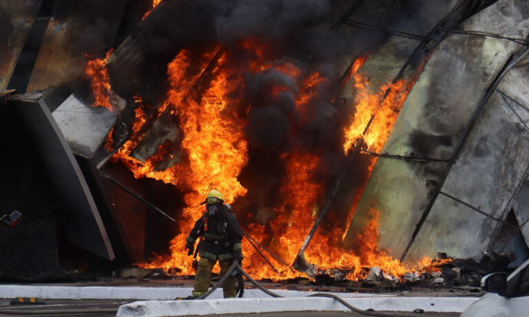 Shocking Images: Large Fire Destroys Historic Salt Lake City Complex. - sfj5p3g