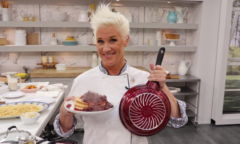 Anne Burrell, celebrity chef and Food Network star, dies at 55 - BNO News